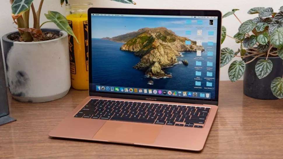 Лучший MacBook 2022 года: какой ноутбук Apple лучше?