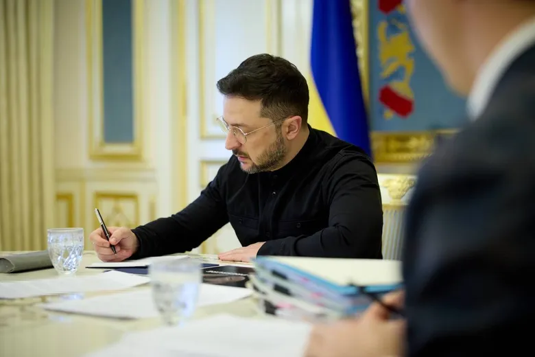 Зеленський підписав закон про банки фінансової інклюзії