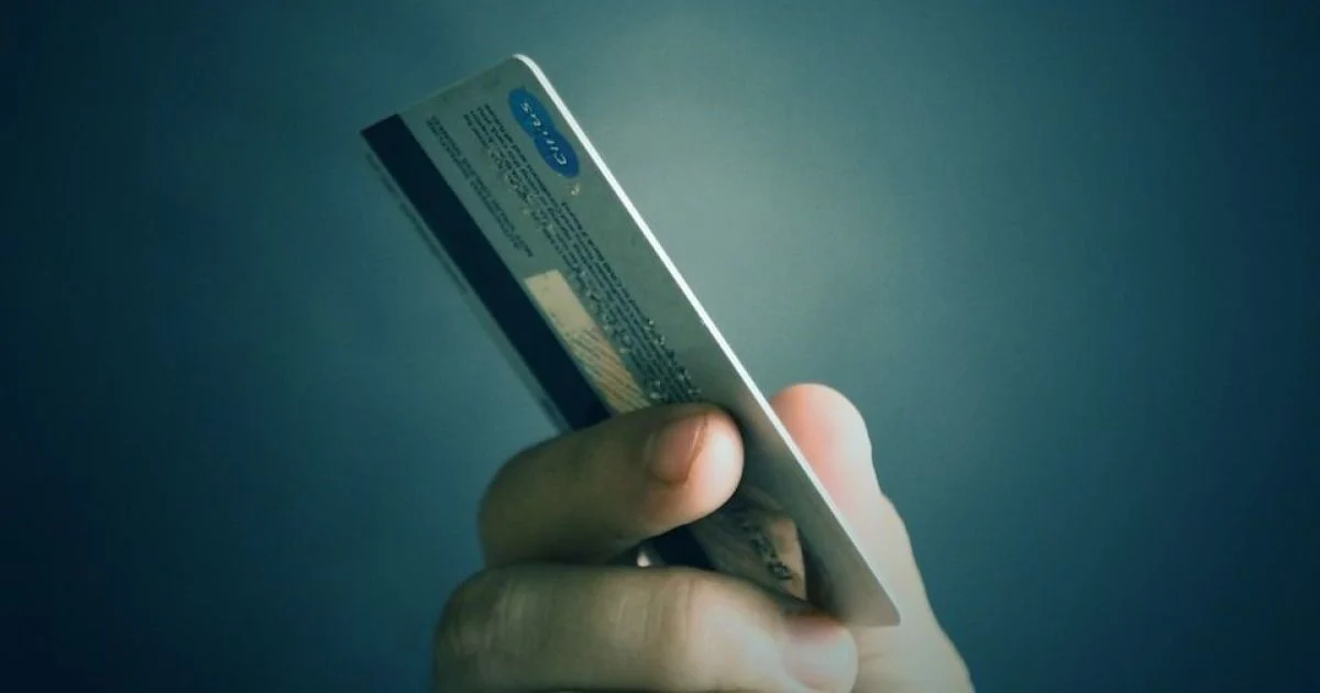 Ситуація, коли банк заблокував рахунок, є однією з найбільш стресових для фізичних осіб, підприємців та бізнесу