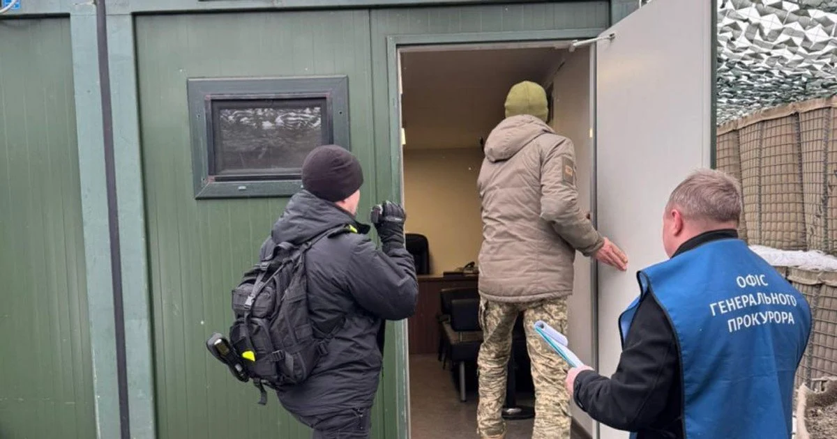 Високопоставлений чиновник авіації спійманий на хабарі в $320 тис: викрито…