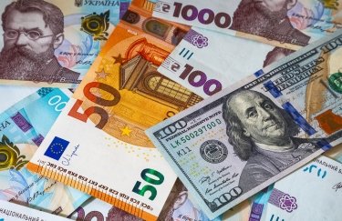 гривні, долари, євро