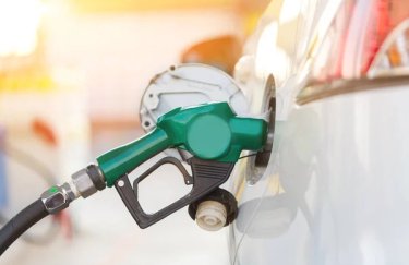 На фінансування програми кешбеку на паливо з державного бюджету знадобиться близько 5,26 млрд грн щомісяця / Depositphotos азс