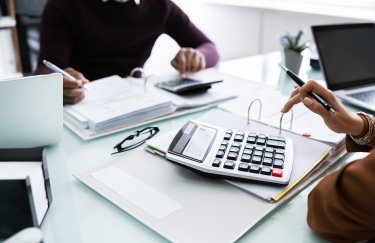 перевірка, калькулятор, документи