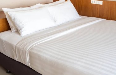 В Україні розглядають можливість розміщення переселенців у конфіскованих готелях: деталі.