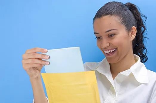 Чи вірити «листам щастя», які обіцяють диво-призи?