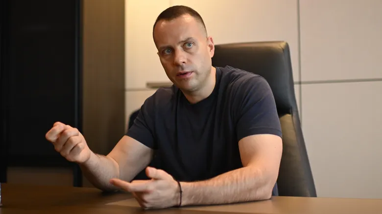 Бізнесмен Шкіль, який будує метро у Києві, хоче купити банк Бізнесмен Шкіль, який будує метро у Києві, хоче купити банк