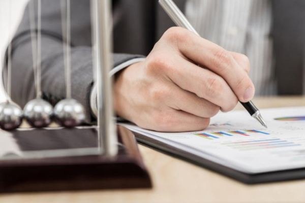 Фондової біржі. Як зрозуміти: акції дорожчатимуть чи дешевшатимуть?