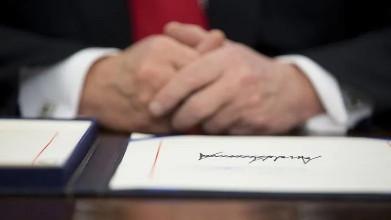 Трамп ламає 165-річну традицію. Підпис чинного президента вперше з&rsquo;явиться на доларах США