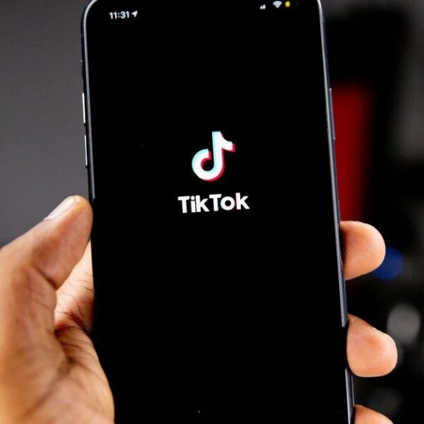Включення монетизації в TikTok та можливі прибутки у 2026.