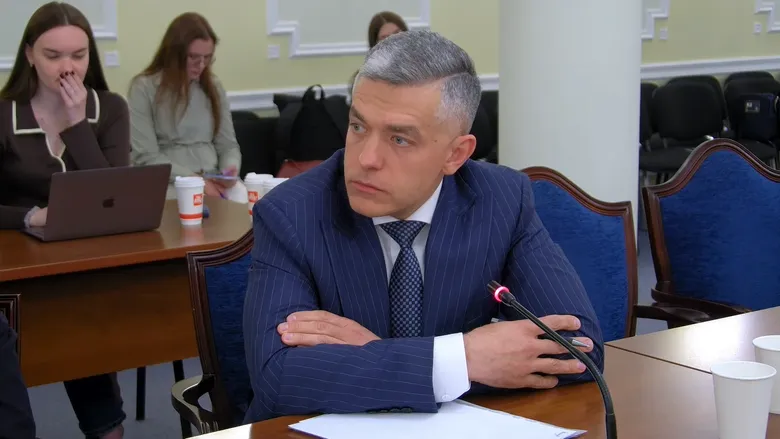 "Не знайомий, не спілкувався". Голова наглядової ради Сенс Банку заперечив, що він людина Міндіча