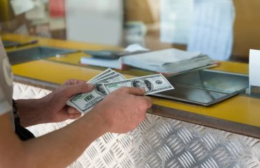 Нацбанк встановив курс долара на 26 червня / Depositphotos обмін валют