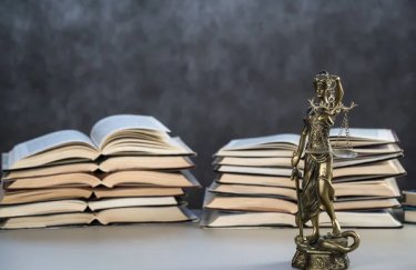Нацбанк позивається через санкції проти фінустанови Порошенка