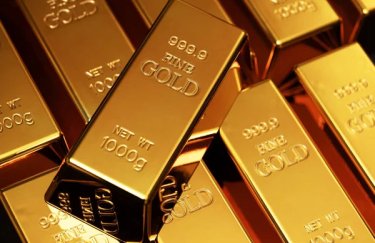 Goldman Sachs знизив цінову прогноз на золото на 500 доларів.