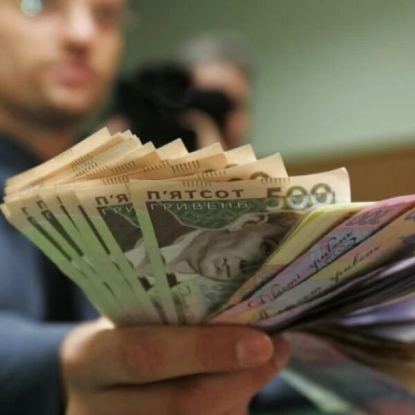 За пів року депозити українців у банках збільшилися на 131,5 мільярда гривень: яка загальна сума коштів на рахунках