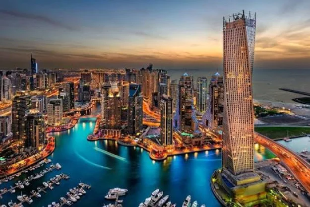 Дубай запровадив програму A Dubai Invite, у межах якої резиденти Об'єднаних Арабських Еміратів можуть отримувати туристичні бонуси за запрошення друзів і родичів з-за кордону.