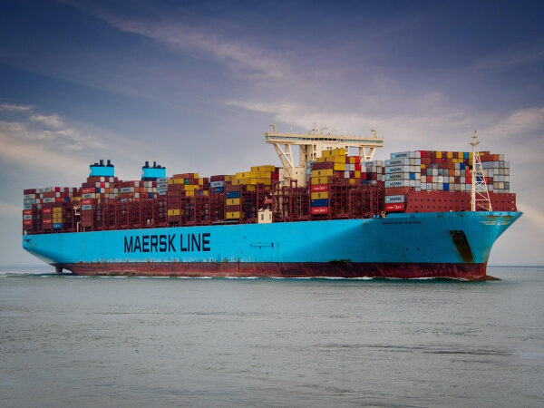 Maersk зупиняє діяльність у порту «Чорноморськ» через російські обстріли — Мінфін
