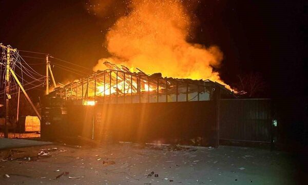 Один із засновників “Нової пошти” висунув пропозицію щодо компенсації збитків бізнесу, спричинених російськими атаками, шляхом надання податкових преференцій.