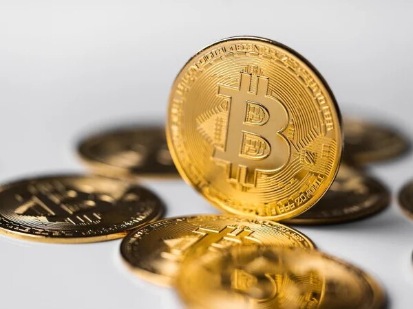У Сполучених Штатах з’явився новий ETF, що включає портфель різноманітних криптовалют, а компанія Visa представила платформу для роботи зі стейблкоїнами: останні новини від Мінфіну.