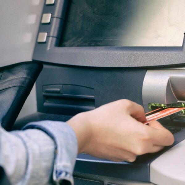 Банківські доходи збільшилися майже на 9% за перше півріччя: куди витрачаються кошти — Мінфін