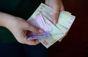Середня зарплата зросла до 32,8 тис. грн зарплата