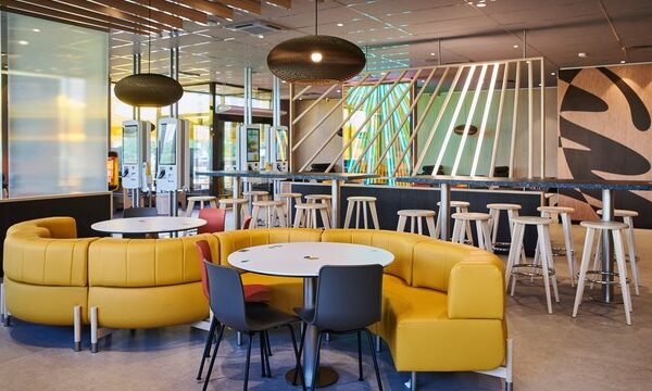 McDonald’s планує щорічно відкривати нові ресторани в Україні, які будуть розроблені з екологічно чистими рішеннями.