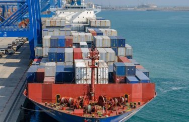 Як ракетні атаки на українські порти впливають на курс гривні та долара / Depositphotos порт