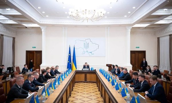Український уряд надав Миколаївській області додаткове обладнання для енергосистеми, що допоможе підготуватися до зимового періоду, повідомив Корецький.