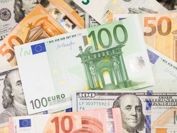 Долар знецінився, євро зросло в ціні: курс НБУ на 6 серпня — Мінфін