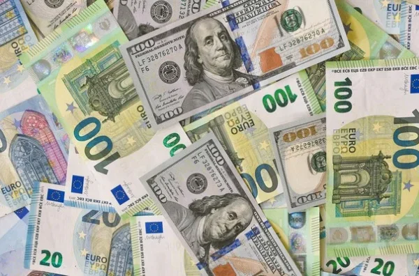 Вартість валют у четвер, 30 липня: динаміка долара та євро — Мінфін
