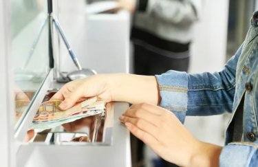 Валютний курс на 12 серпня: які коливання долара спостерігаються сьогодні?