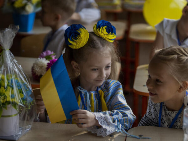 Батьки учнів першого класу можуть отримати 5000 гривень: як подати заявку на «Шкільний пакет» — Мінфін
