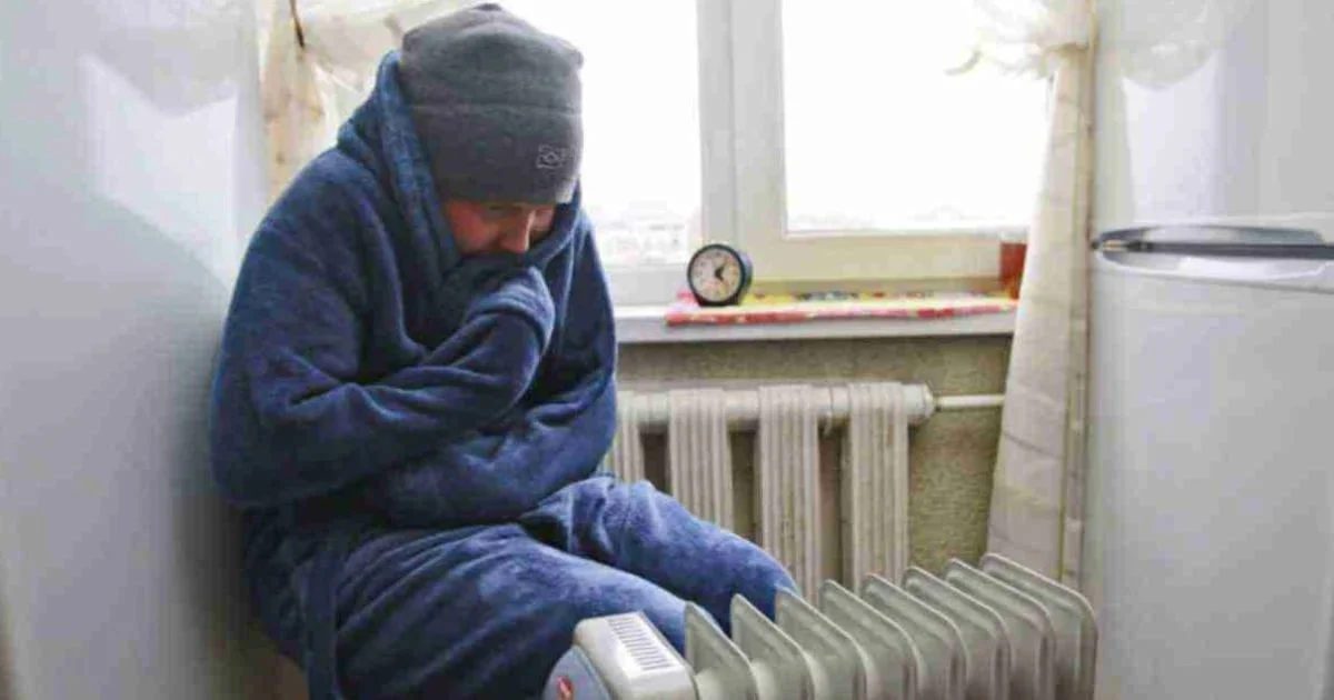 У Києві заздалегідь визначають маломобільних мешканців, яким може знадобитися тимчасове переселення, якщо через російські обстріли місто надовго залишиться без опалення.