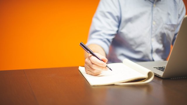 Брак кадрів є головною перешкодою для бізнесу, про це найбільше повідомляє хімічна промисловість – опитування