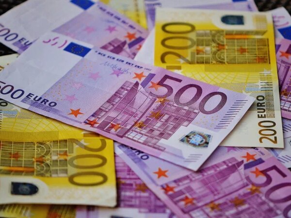 Курс валют станом на 6 серпня: євро в комерційних банках зріс на 6 копійок — Міністерство фінансів