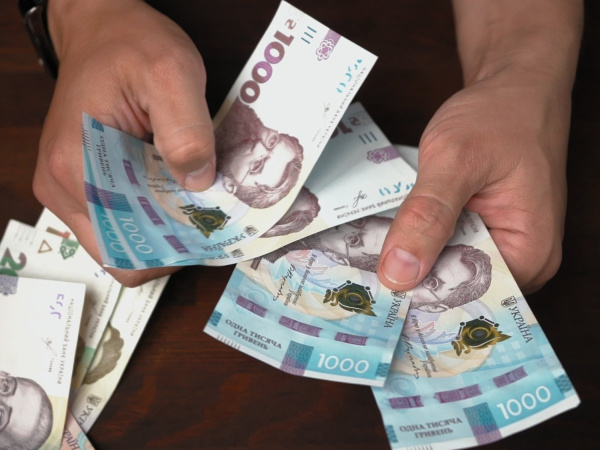 Українські споживачі значно більшу частину своїх доходів спрямовують на базові потреби, ніж мешканці більшості європейських країн.
