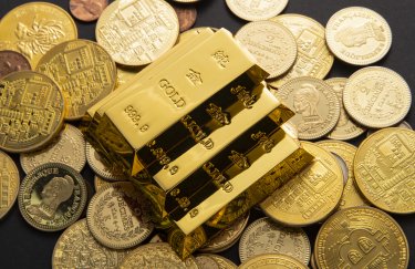 Зниження курсу долара та падіння вартості нафти: причини зростання цін на золото та срібло