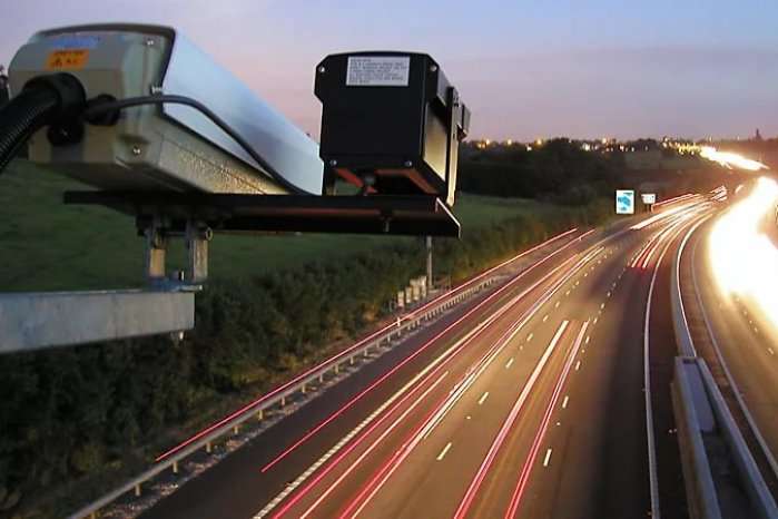 З 20 серпня 2026 року на українських автомагістралях запрацюють ще 50 камер для автоматичного виявлення порушень правил дорожнього руху.