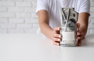 Нацбанк встановив офіційний курс долара на 10 серпня / Freepik долар