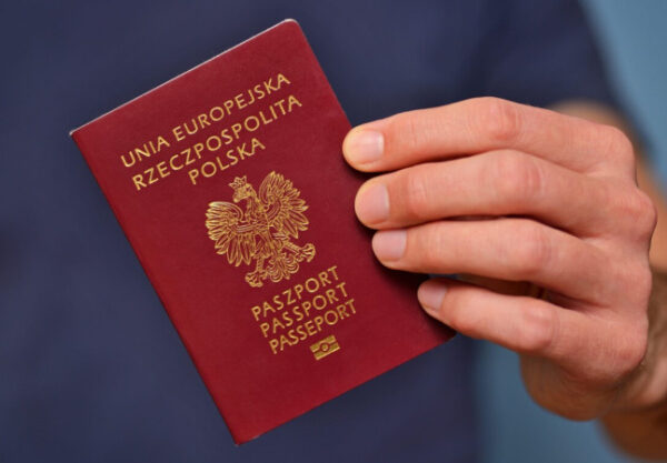 Більшість українців у Польщі більше не мають наміру повертатися: результати нового дослідження — Мінфін