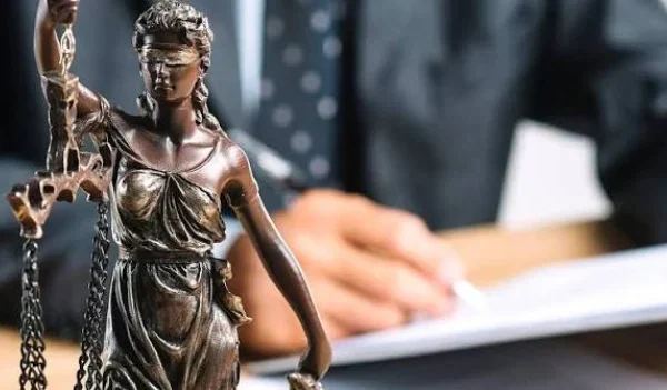 Українці можуть отримати безкоштовну правову допомогу за кордоном: покрокове керівництво — Мінфін