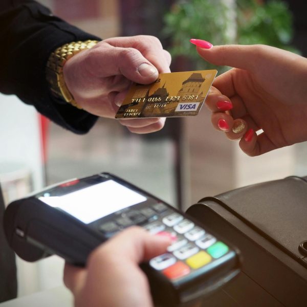 Mastercard та центральний банк Єгипту представили перший у країні дебетовий корпоративний пластик у доларах США.
