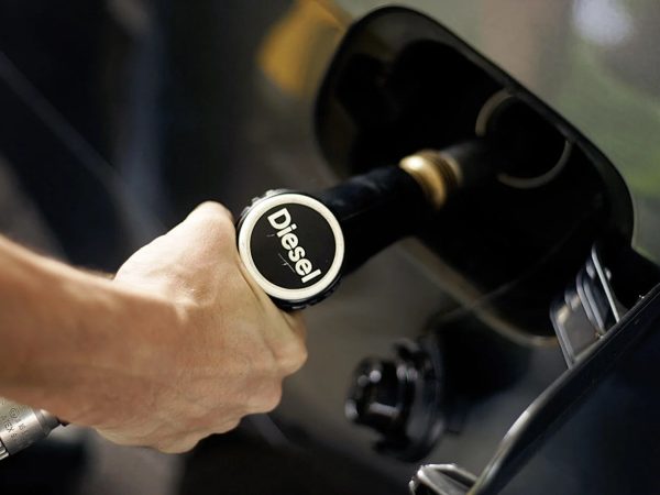 Українські автозаправні станції встановлюють ліміти на продаж дизельного палива до 100 літрів: причини дефіциту пального (оновлення) — Мінфін