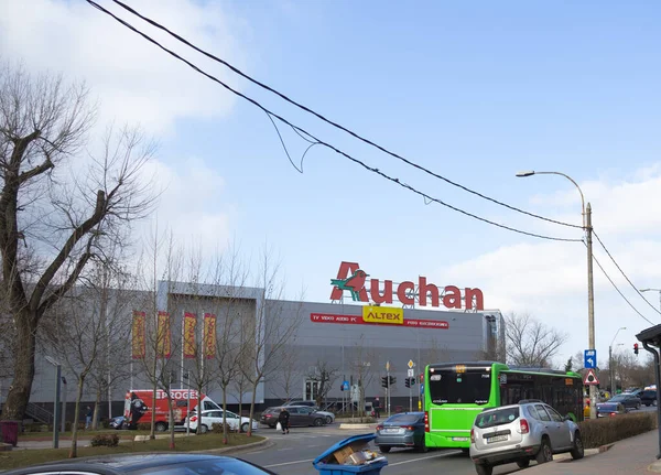 Росія передала активи Auchan та Nestlé екс-генералу поліції