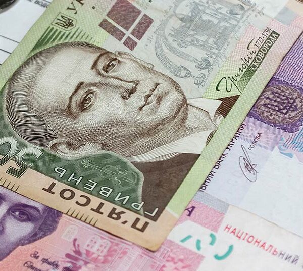 Мінфін: чотири фактори тиску на гривню цього тижня