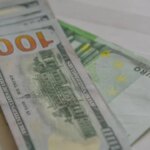 Аналітик спрогнозував курс долара понад 45 гривень: що…