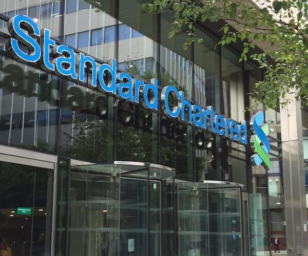 Standard Chartered дозволив торгівлю Bitcoin та Ether в ОАЕ