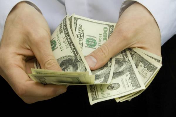 Приватні перекази зменшились на 5%