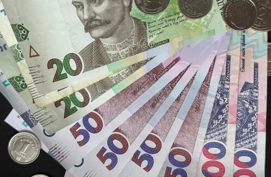 Україна втрачає мільярди через зарплати в конвертах