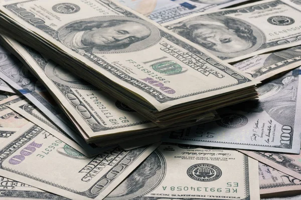НБУ потребує $4 млрд валюти на рік для пом’якшення курсової політики