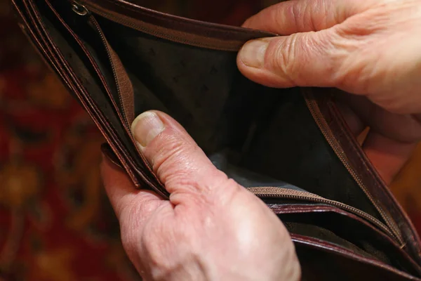 Мінфін: до 12 мільйонів українців живуть за межею бідності
